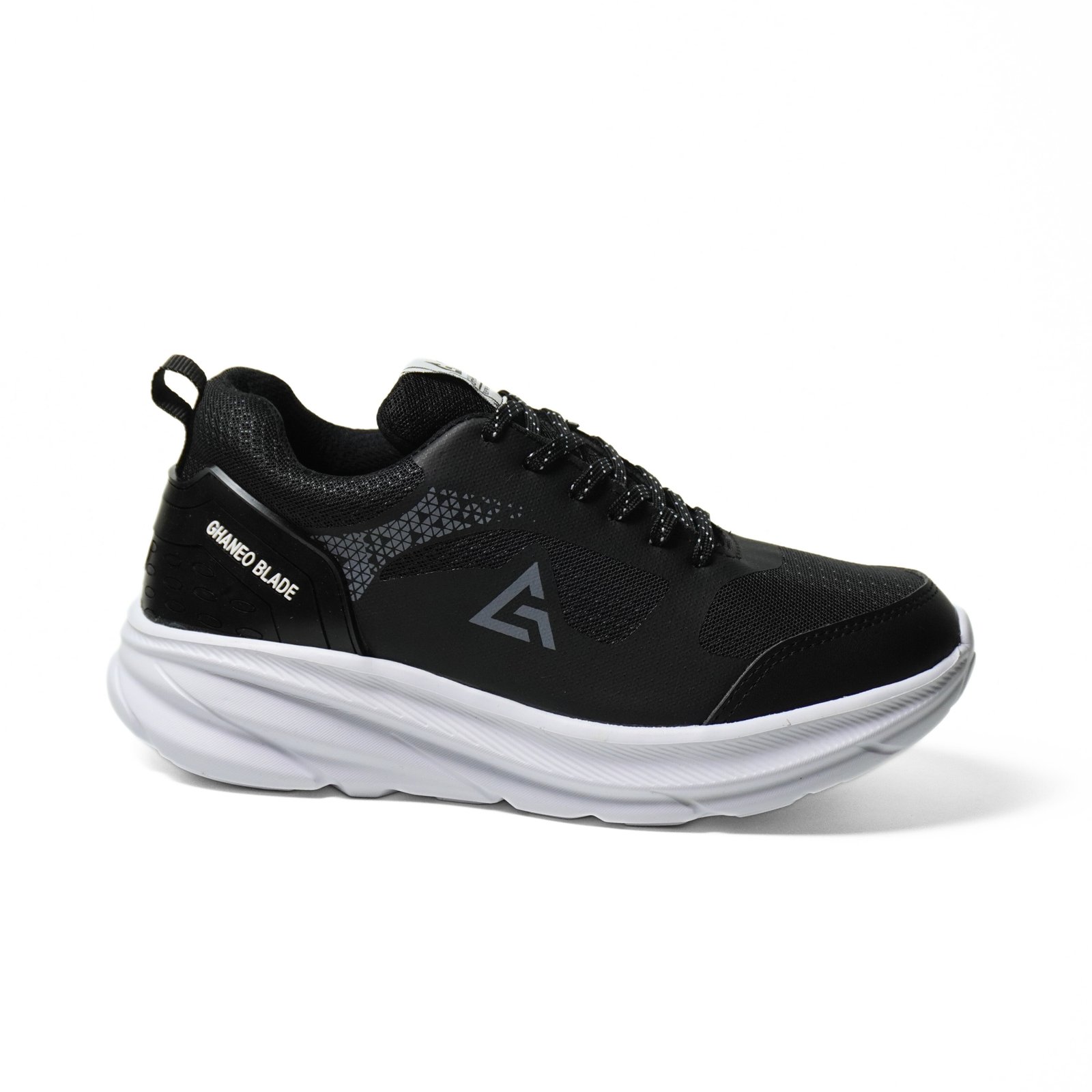 Sepatu Running Ghaneo Blade Hitam Putih